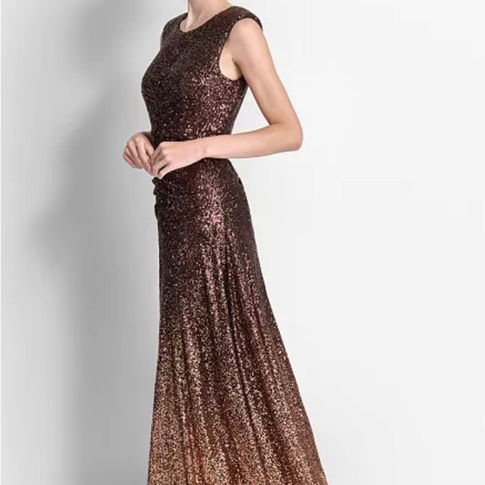 DKNY size 6 
Women's Sleeveless Sequin Ombré Gown